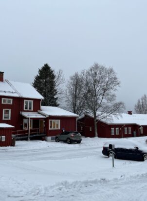 Tavelsjö, snowy village