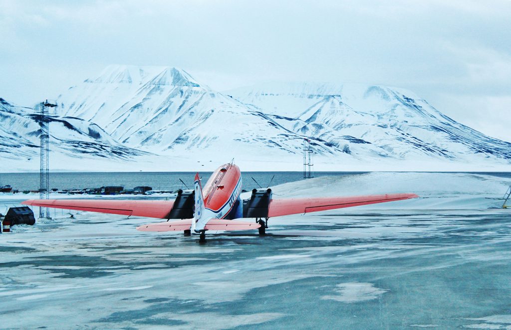 Plane, Arctic